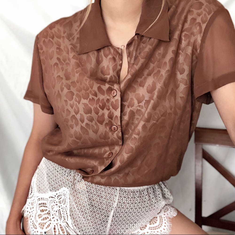 SOLD ✔️vintage silk sheer button down short sleeve